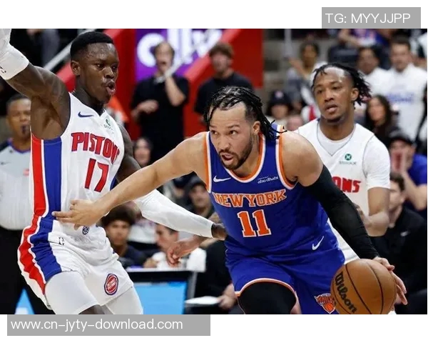 尼克斯与活塞激战正酣球队实力对决引发球迷热议